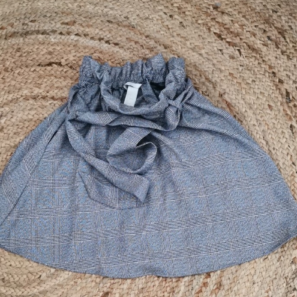 NWT H&M Grey Plaid Belted Pull On Preppy Schoolgirl Skater Skirt. Size 2